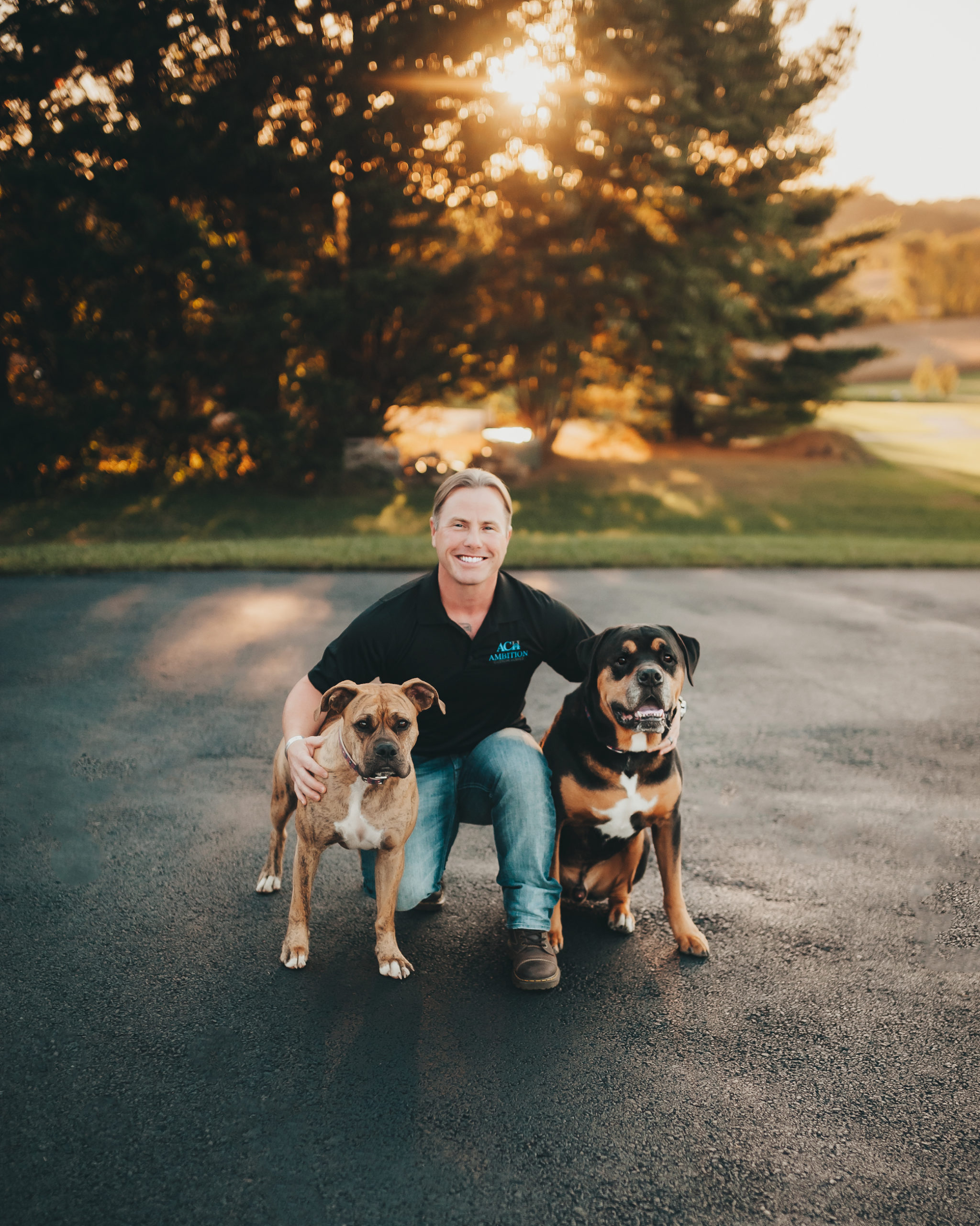 Jason Dubin Profile picture with dogs